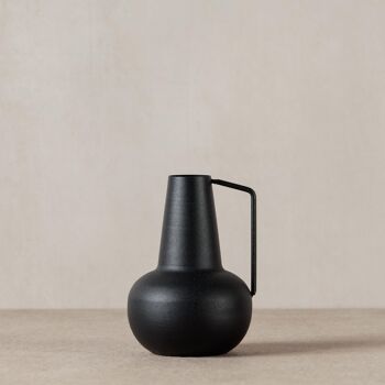 Vase en métal noir Renzo 1