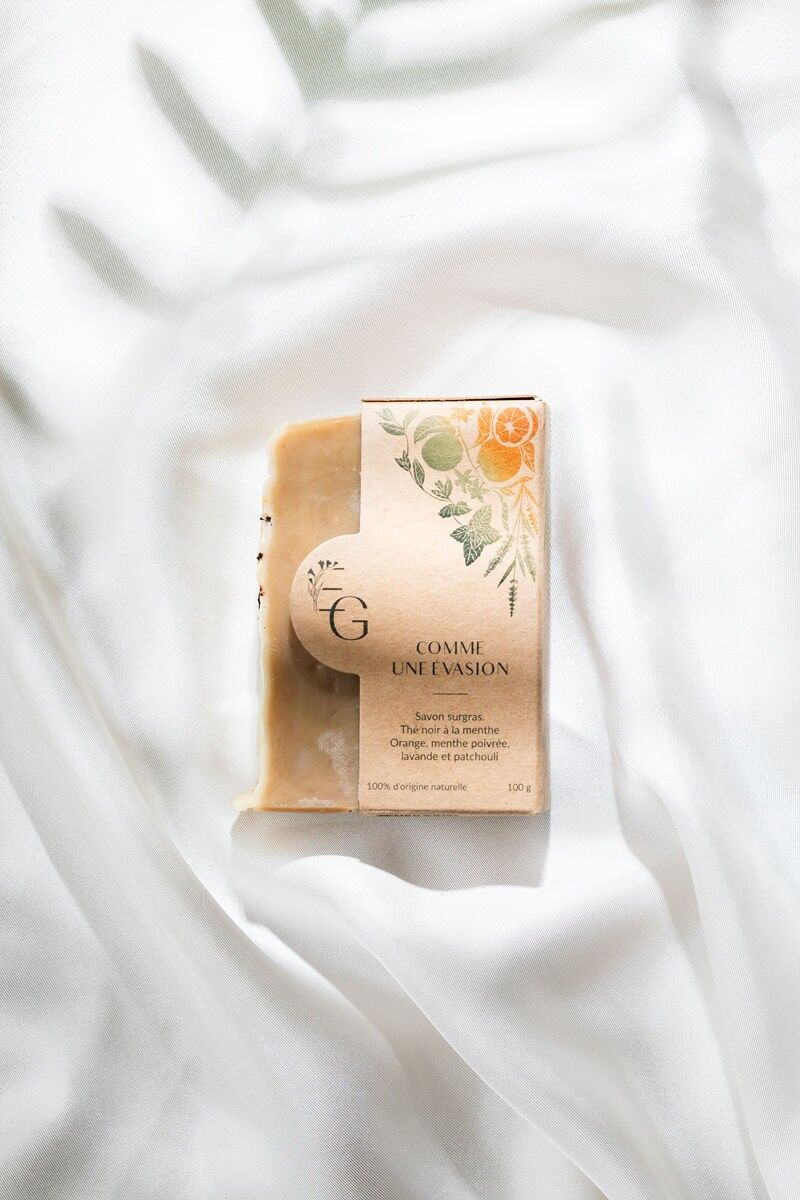 Wie eine Flucht: surgras feste Naturseife