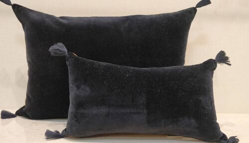 Coussin velours DARK BLUE  avec pompoms 20x35