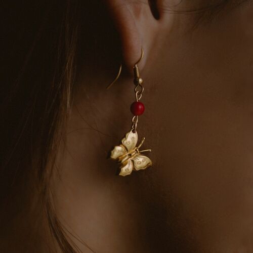 Boucles d’oreilles papillons en laiton doré 24k avec corail