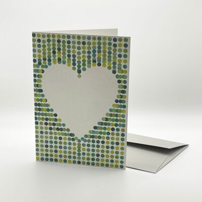 Preciosa tarjeta plegable.  Corazón en puntos verdes.