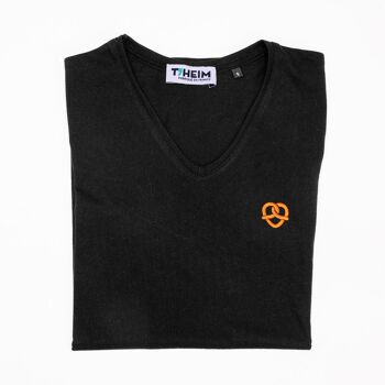 Le T-shirt femme col V brodé bretzel 3