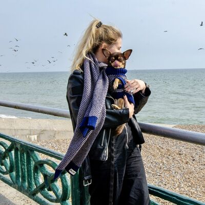 Geschenkset mit Hundepullover und passendem Schal aus Wolle in Marineblau