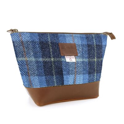 The Castlebay Washbag