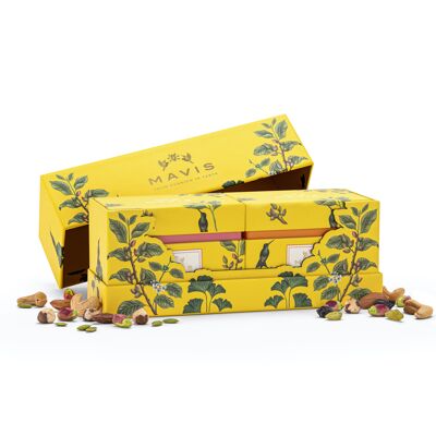 Die Geschenkbox mit Trockenfrüchtecocktail enthält 2 Schachteln mit Trockenfrüchten / Jede Schachtel 100 gr