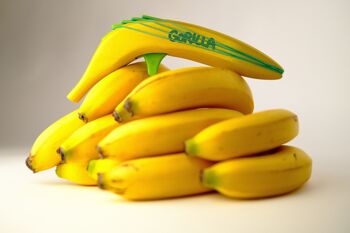 Ball launcher banana