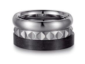 SET DI ANELLI IMPILABILI IN CARBONIO A PIRAMIDE