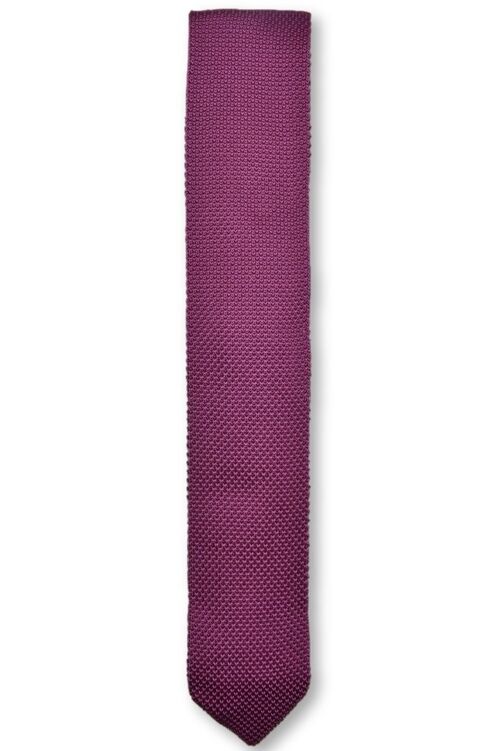 Berry pink knitted tie