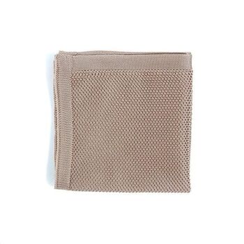 Pochette de costume en maille champagne