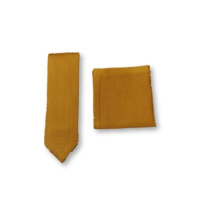 Corbata de punto naranja y pañuelo de bolsillo