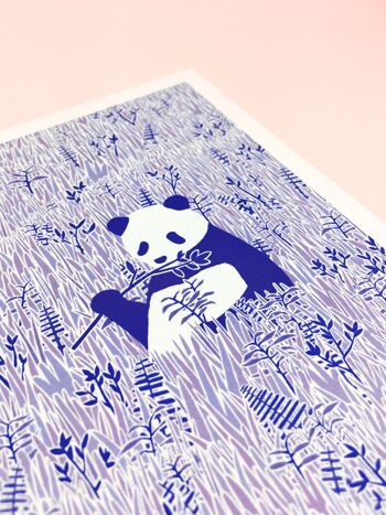 Panda dans l'herbe petits caractères 2