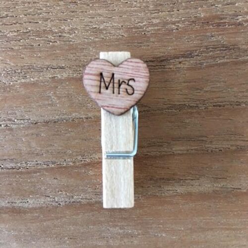Wooden mini clothespins Mrs.