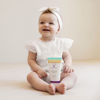 Hydratant naturel pour bébé à l'avoine nettoyante et à la noix de coco nourrissante 2