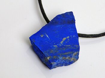 Pendentif en lapis lazuli, un côté poli main, l'autre côté naturel, unique, percé 3