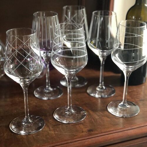 DYNASTY Boite de 6 verres à vin tailles assorties 30cl