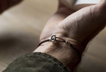 Bracelet en cuir tressé et fermoir ovale en argent - marron - bijou homme 2