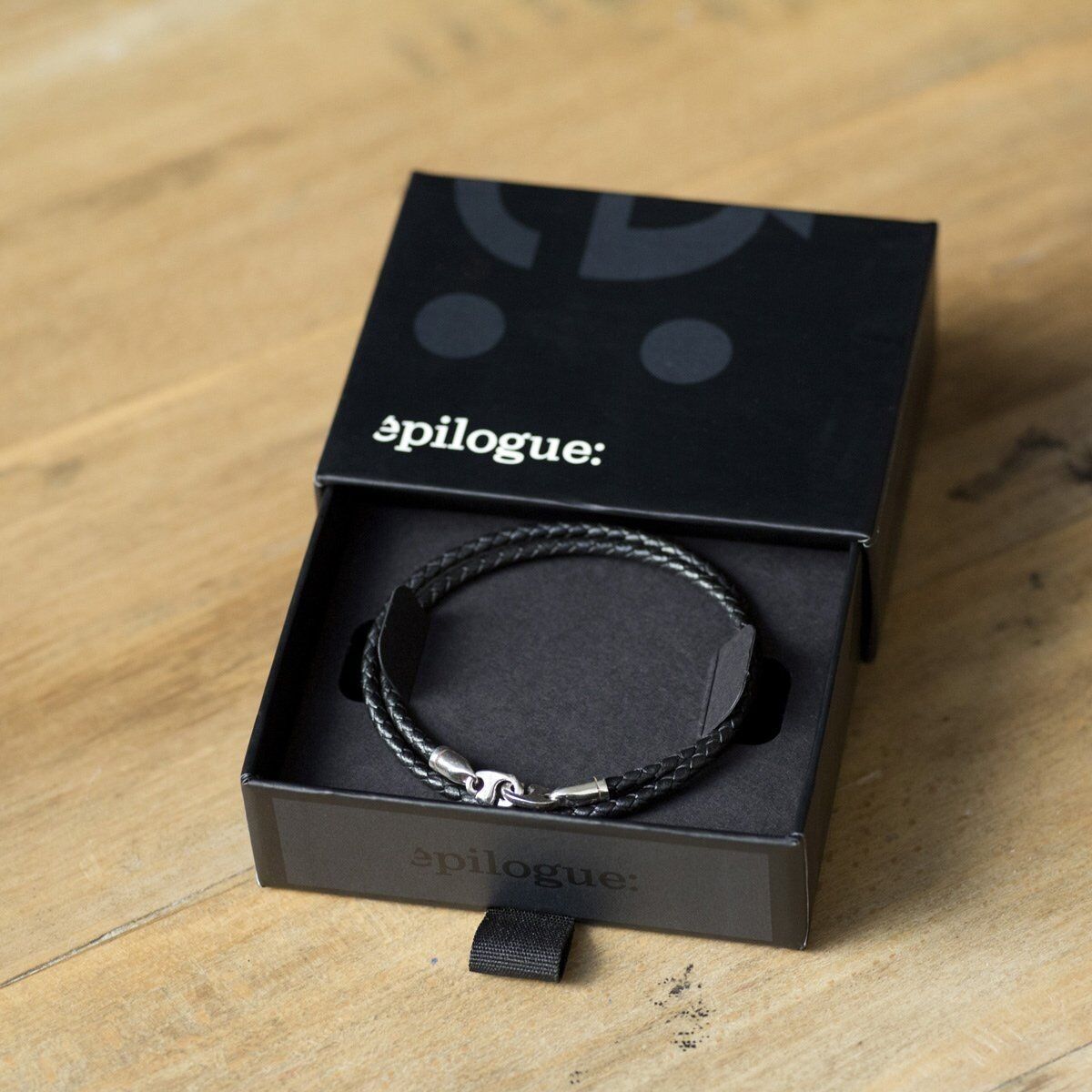 Bracciale in pelle intrecciata con chiusura a moschettone - Nero