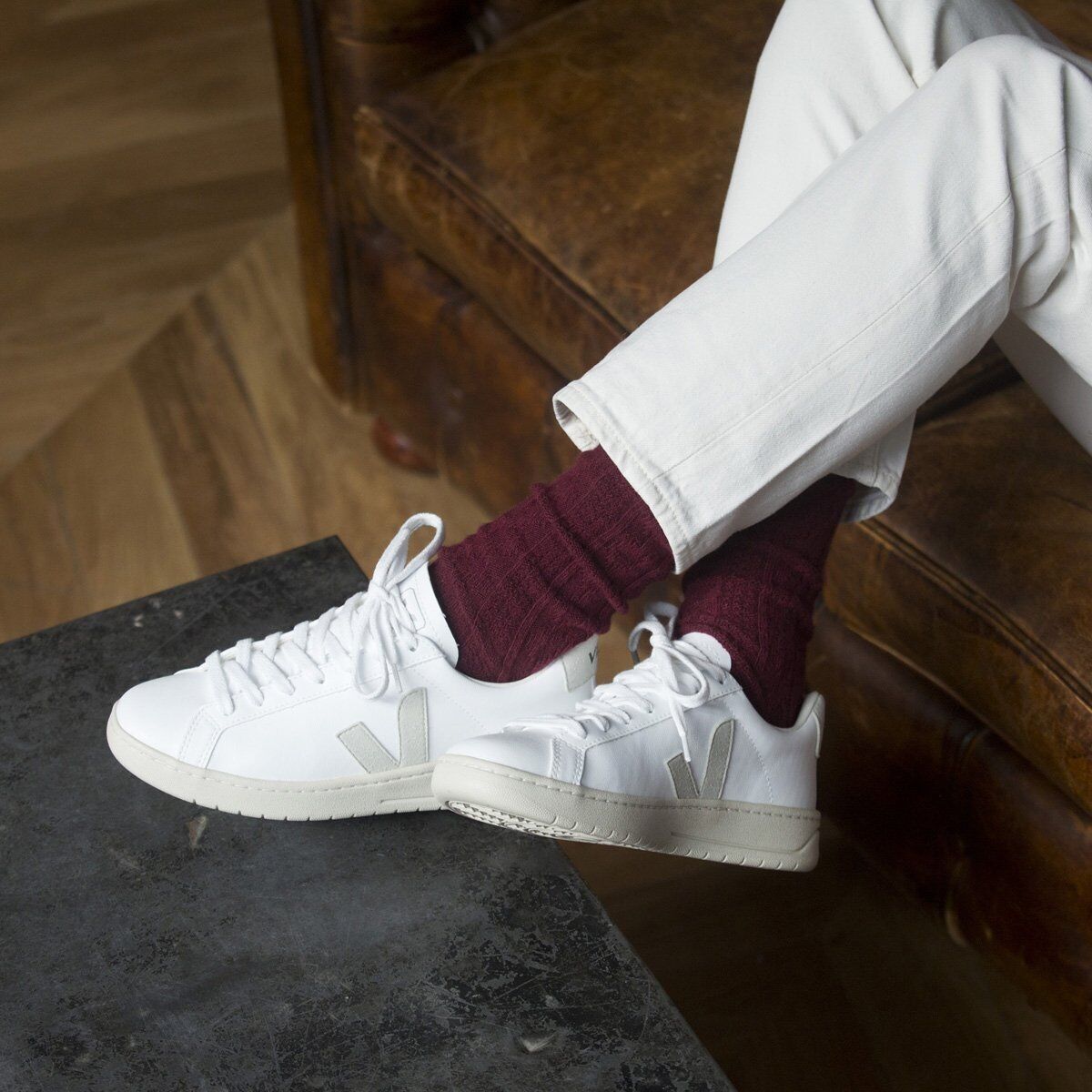 Pair of women's socks in burgundy and light beige wool and cashmere