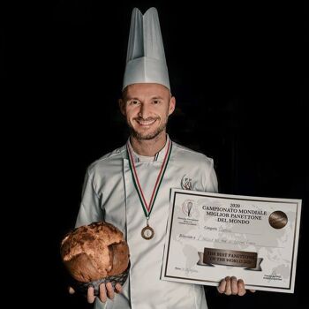 Panettone Artisanal Figues Pommes et Noix Glaçage Amandes Noisettes (600 g) 3