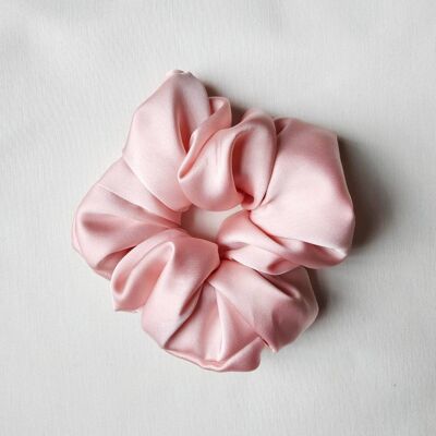 Chouchou/ Scrunchies en raso rosa empolvado hecho a mano