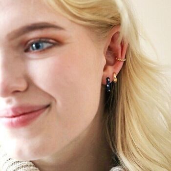 Boucles d'oreilles créoles en émail bleu marine étoilé 4