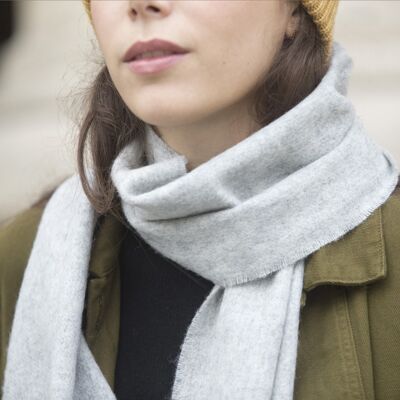 Wool scarf - one size - light gray