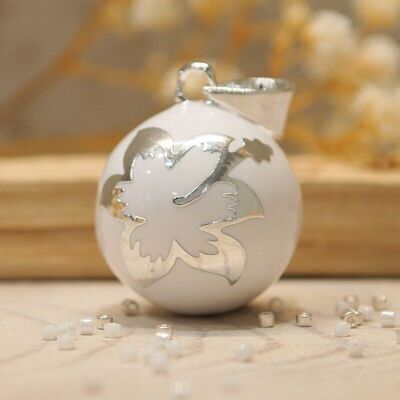Daylily pregnancy bola White silver plated