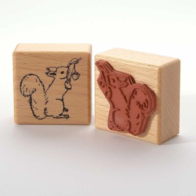 Motif stamp Title: Squirrel gets a nut