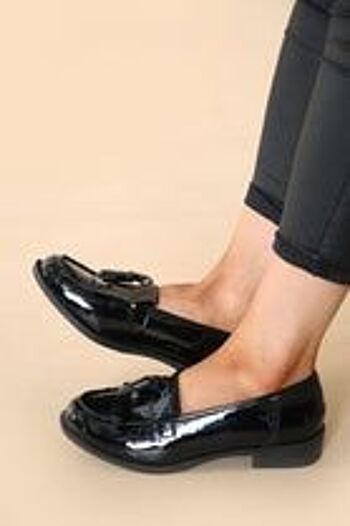 Chaussures mocassins à plateforme en cuir verni noir avec pompon 3