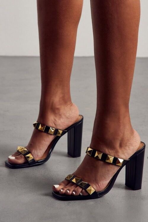 BLACK PU STRAPPY SQUARE TOE BLOCK HEEL WITH STUD DETAILS