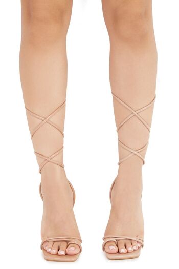 Moka Patent Lace Up Square Toe Heels avec Strappy Toe Post 2
