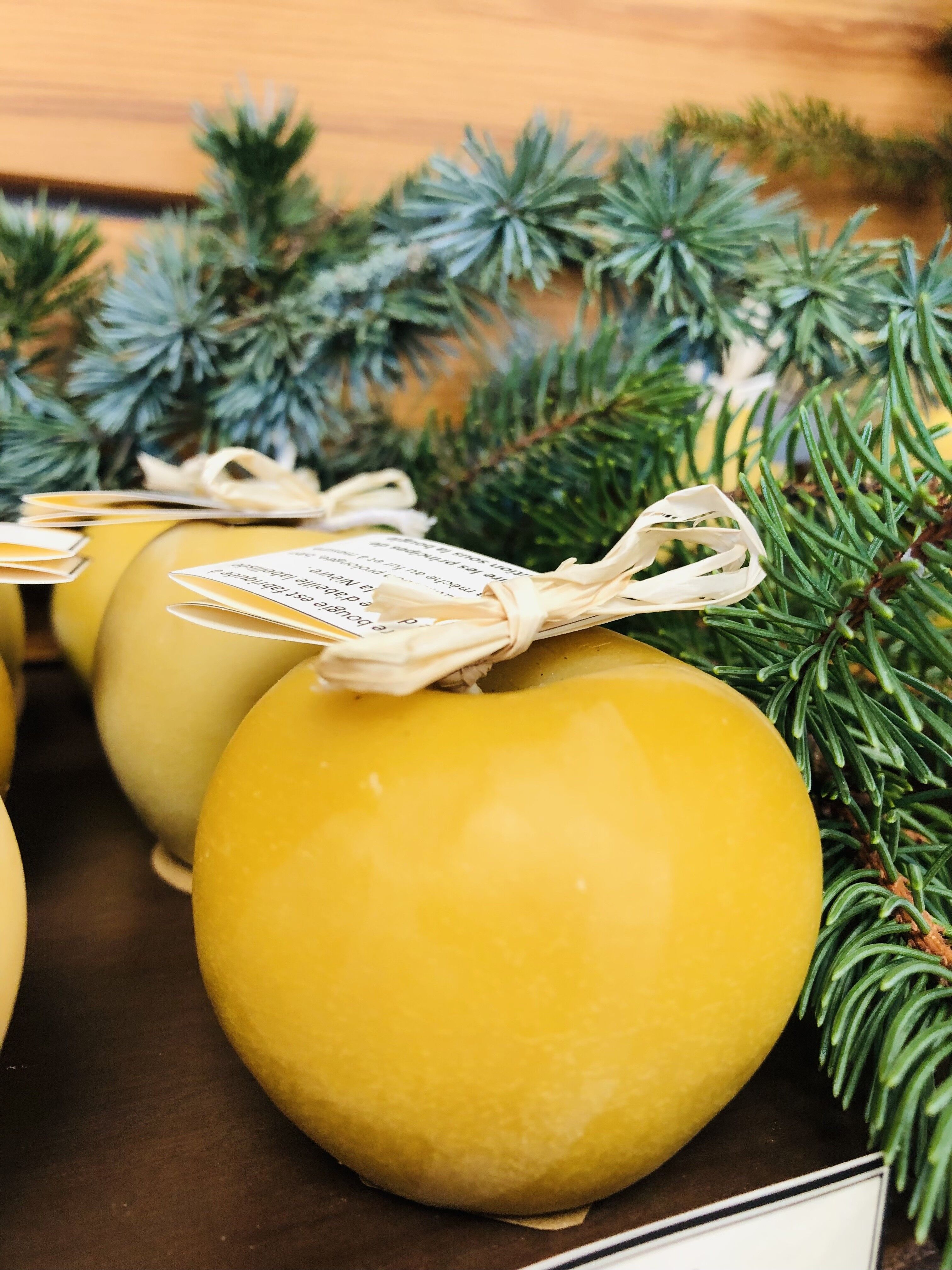 Candela in cera d'api biologica