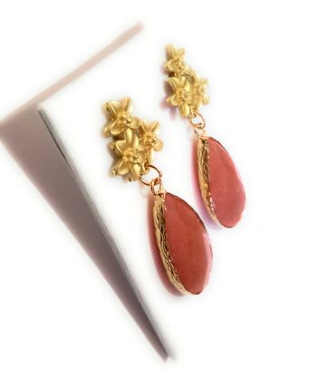 Boucles d'Oreilles Pierres Semi-précieuses Fleurs Corail Doré 2