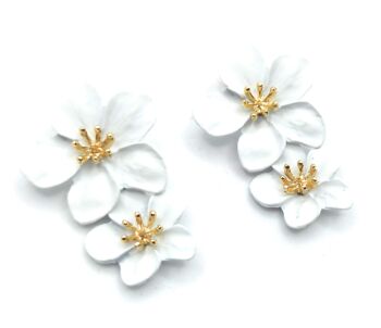 Boucles d'Oreilles Longues Double Fleur Blanc 6