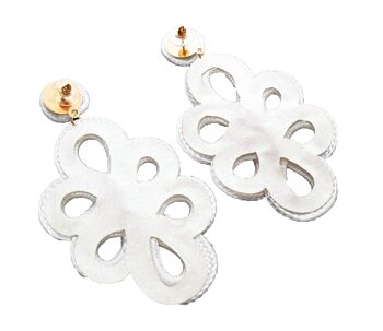 Boucles d'oreilles flamenco longues et légères Ivoire 4