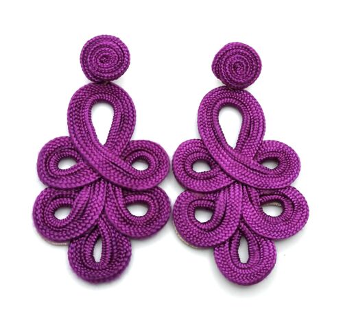 Pendientes largos y ligeros de flamenca · Morado