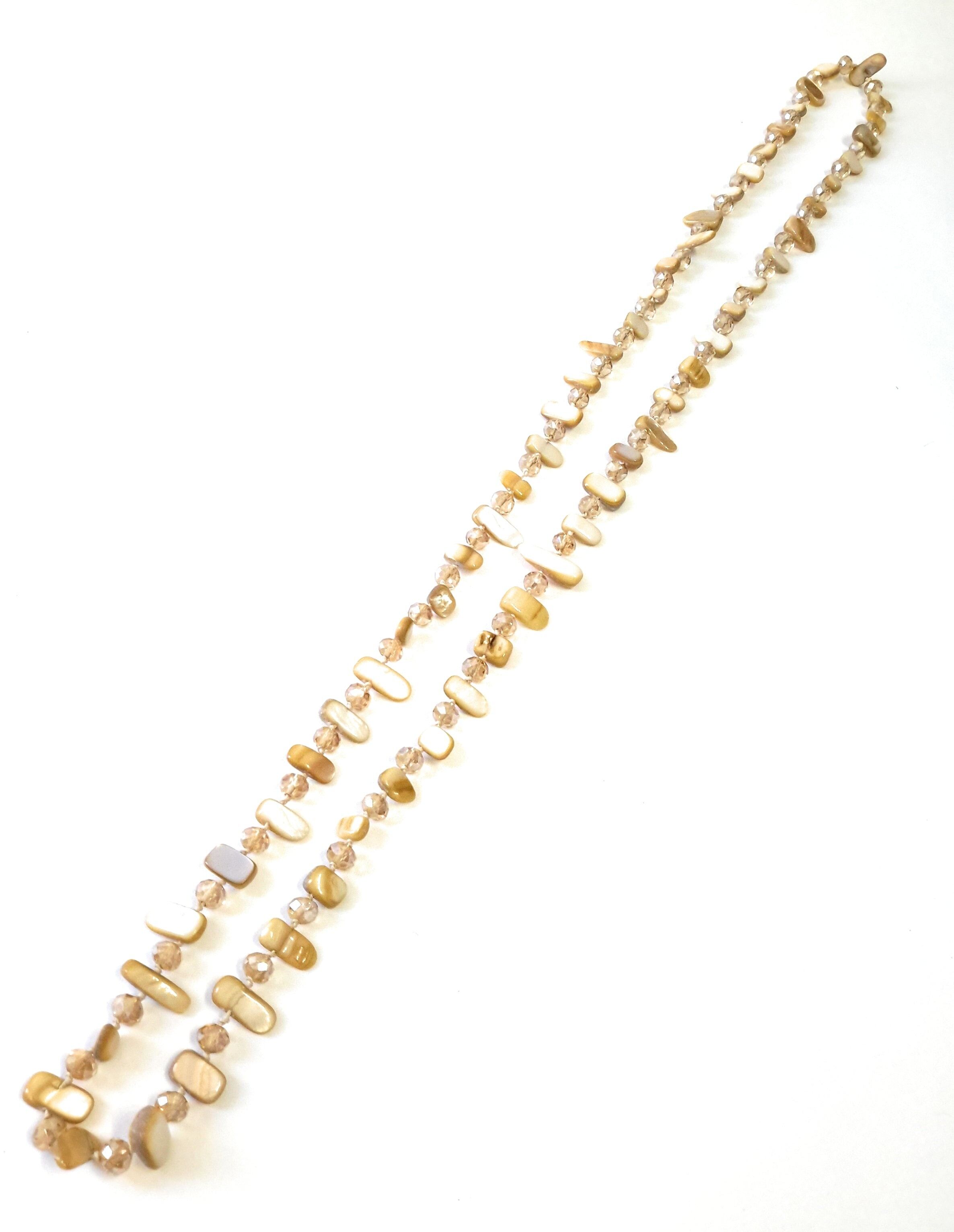 Collana lunga in madreperla color senape