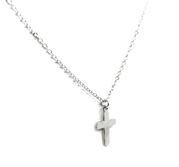 Pendentif croix ras du cou en argent 1