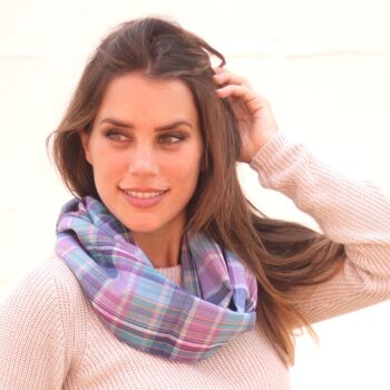 Foulard Circulaire Carrés Multicolores 1