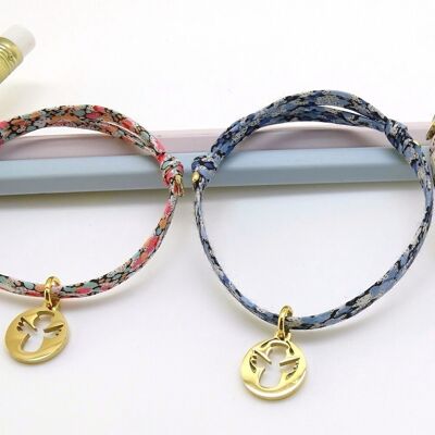 Assortment of 20 Liberty bracelets with a stainless steel charm