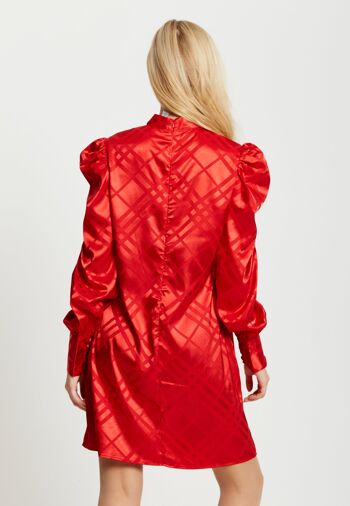 Mini robe en jacquard à carreaux Liquorish avec col montant et manches bouffantes en rouge 3