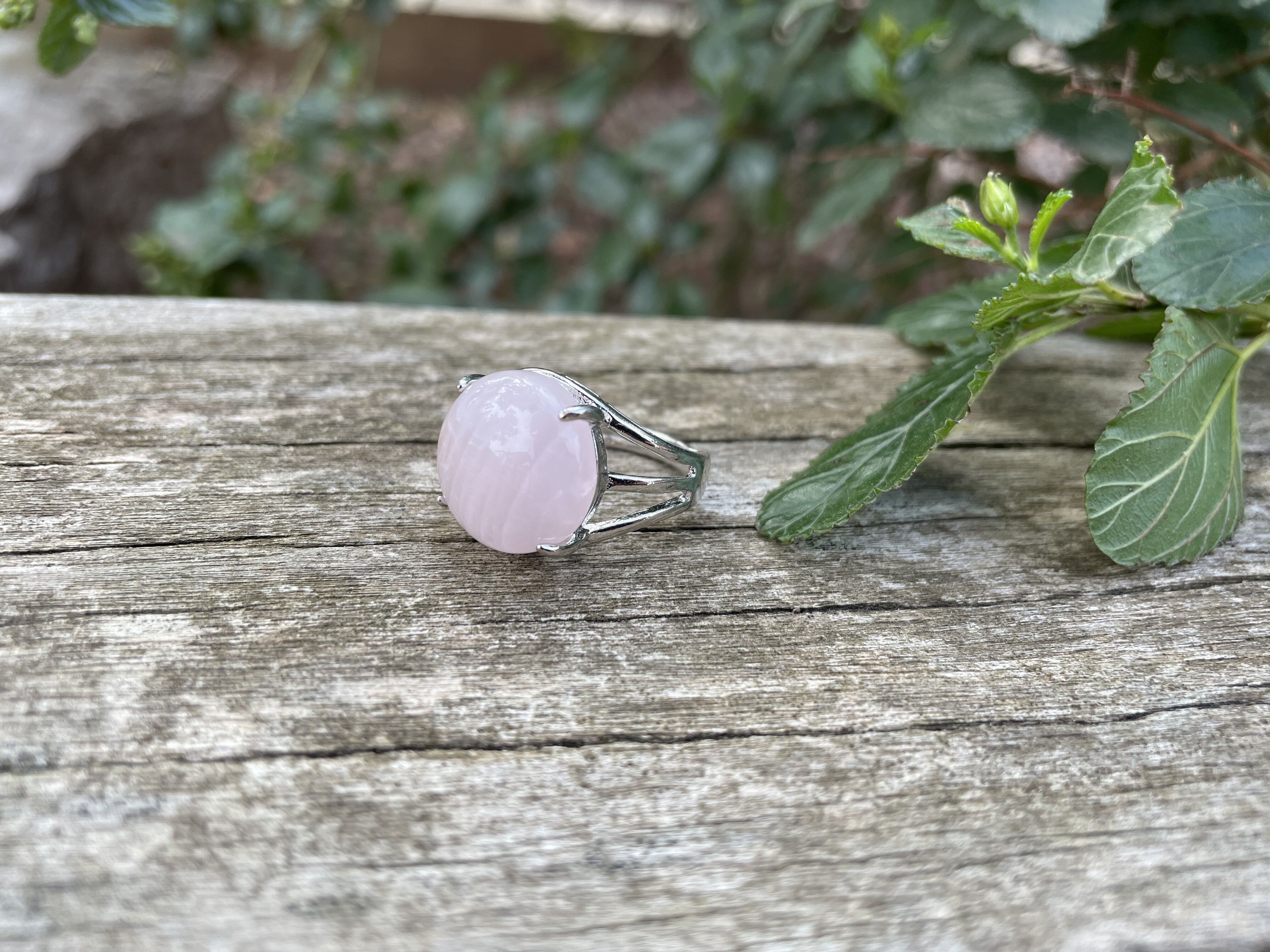 Round Shape Natural Stone Rose Quartz Ring