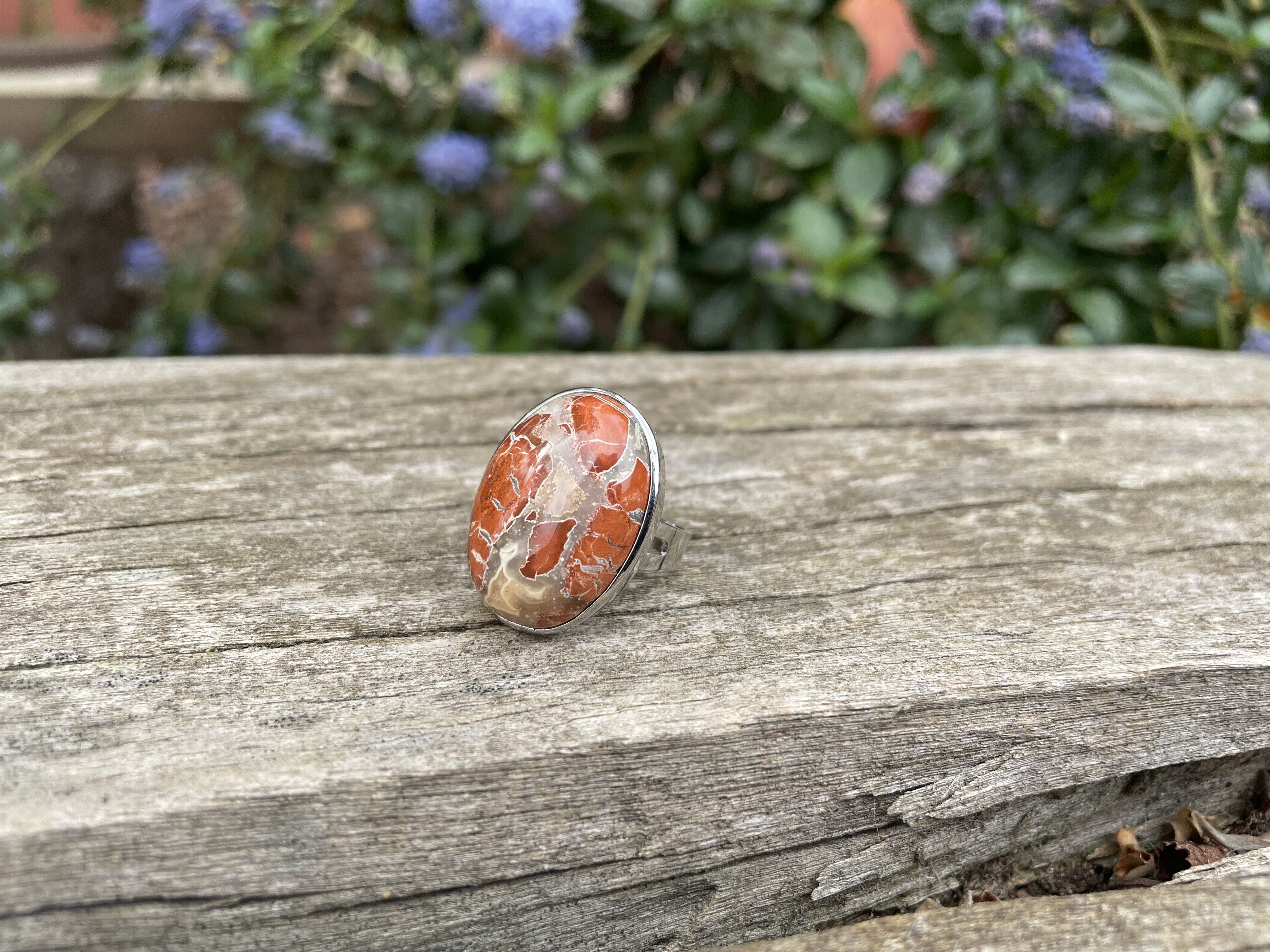 Anello pietra ovale regolabile in diaspro breccia naturale