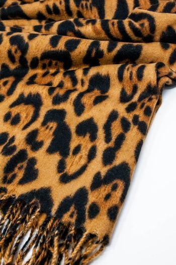 Foulard imprimé léopard marron 3