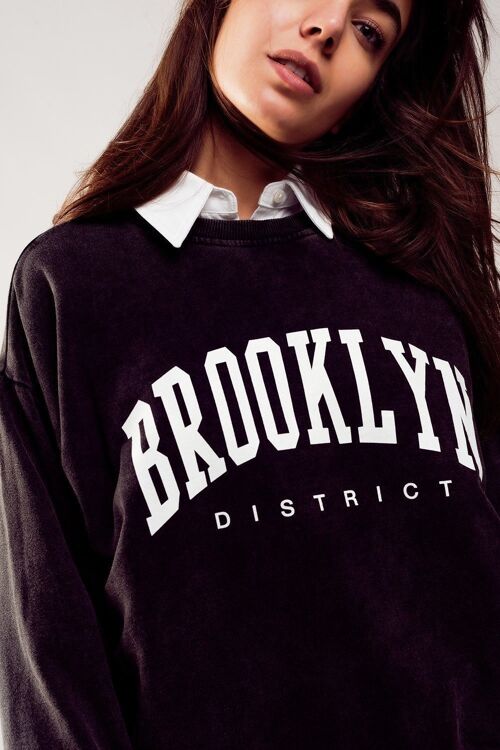 Brooklyn crew neck sweatshirt in black