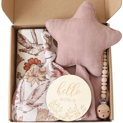 Coffret cadeau bébé | doudou | bonnet | carte en bois