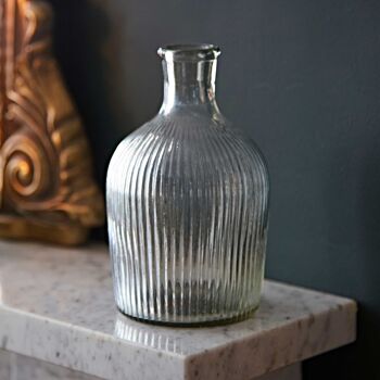 Vase bouteille en verre ondulé 10