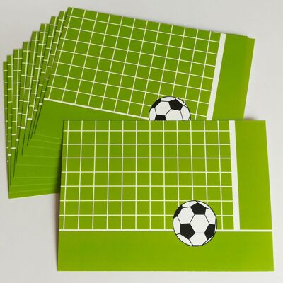 10 postales de fútbol con balón delante de la portería