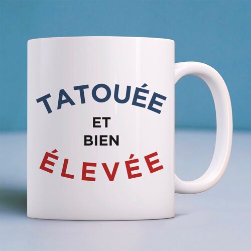 Mug blanc tatouée et bien élevée