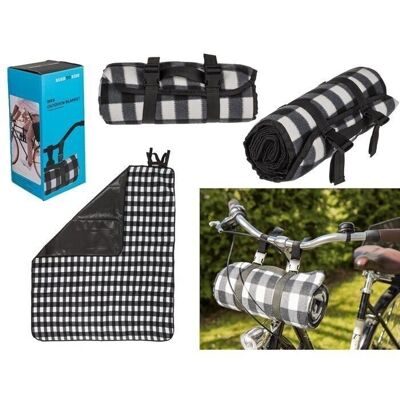 Picnic blanket with attachment clips for